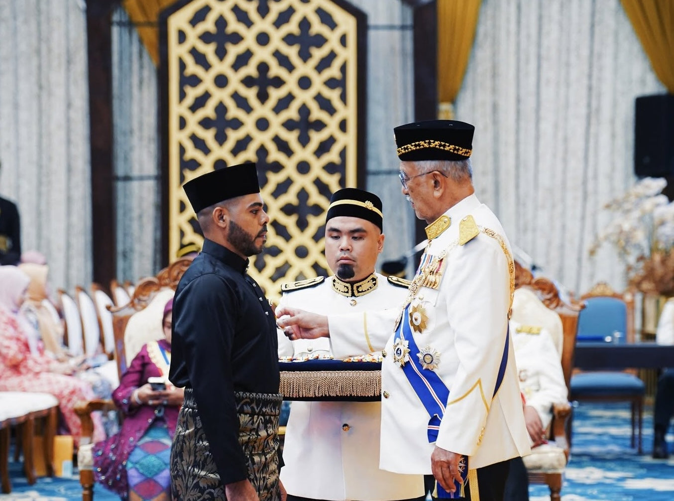 Hosni Sh Mubarak Terima Pingat Jasa Kebaktian (P.J.K.)